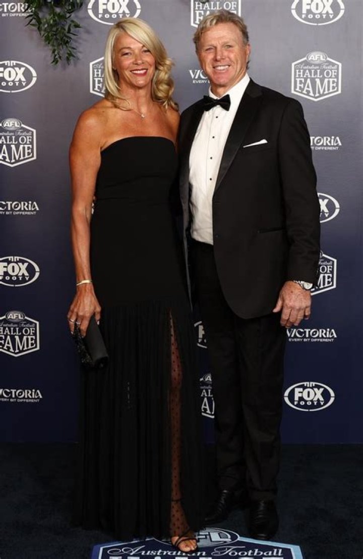 Dermott Brereton's First Wife: A Deep Dive into Their Relationship