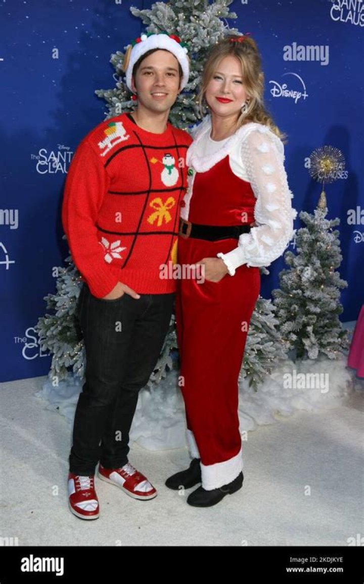 Discovering the Multifaceted Life of London Elise Moore