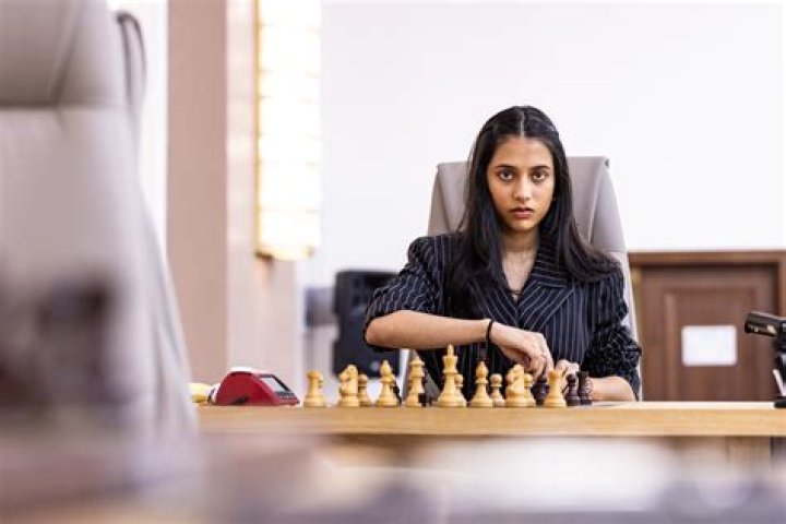 Divya Flore: The Rising Star in the World of Entertainment