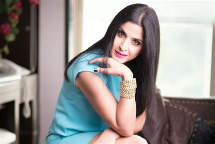 Exploring the Glamorous Journey of Maheep Kapoor Young