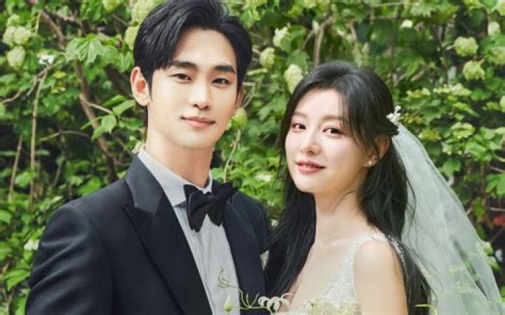 Exploring the Love Life of Kim Soo Hyun: Who is His Girlfriend?