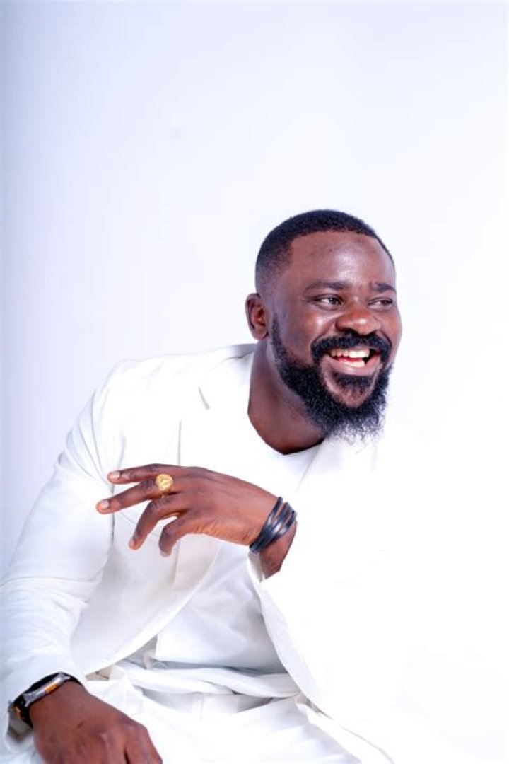 Exploring the Phenomenal Career of Lisa Rhoa: From Thailand to Global Stardom