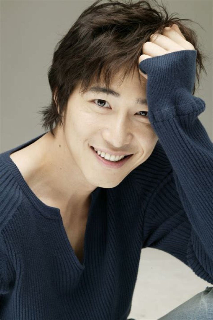 Kang Ji Hwan: The Latest Updates on the Charismatic Star