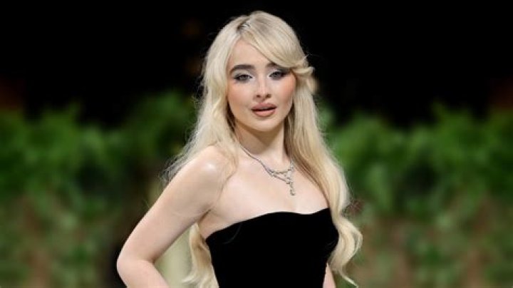 Sabrina Carpenter's Height and Weight: Unveiling the Measurements of the Rising Star