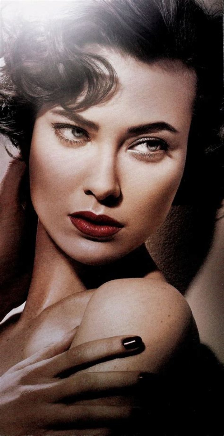 Shalom Harlow: The Enigmatic Model and Actress Redefining Beauty