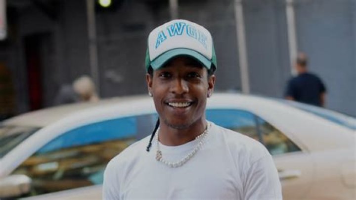 The Timeless Appeal of Trucker Hats: A Comprehensive Guide