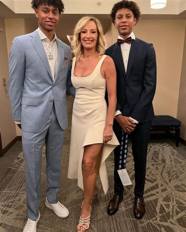 Unveiling Jayden Daniels' Girlfriend: Who Captivates the Star Quarterback's Heart?