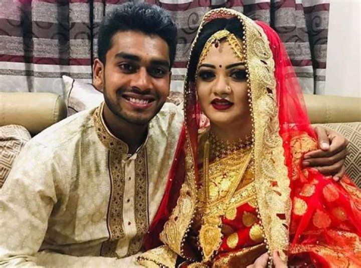 Unveiling the Life of Mehdi Hasan's Wife, Rakhshanda Hasan