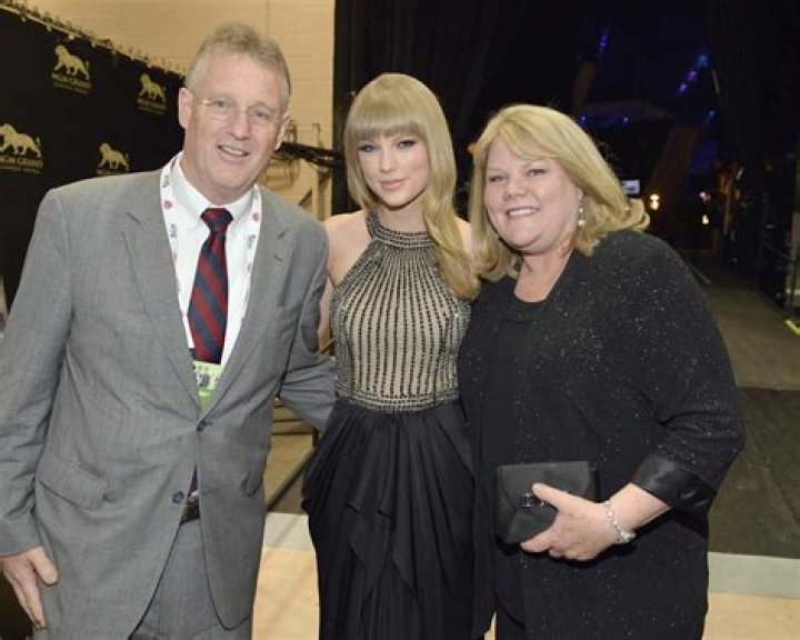 Unveiling the Lives of Andrea Swift's Siblings